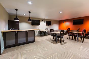 Social Lounge at The Henry, Washington, 98402